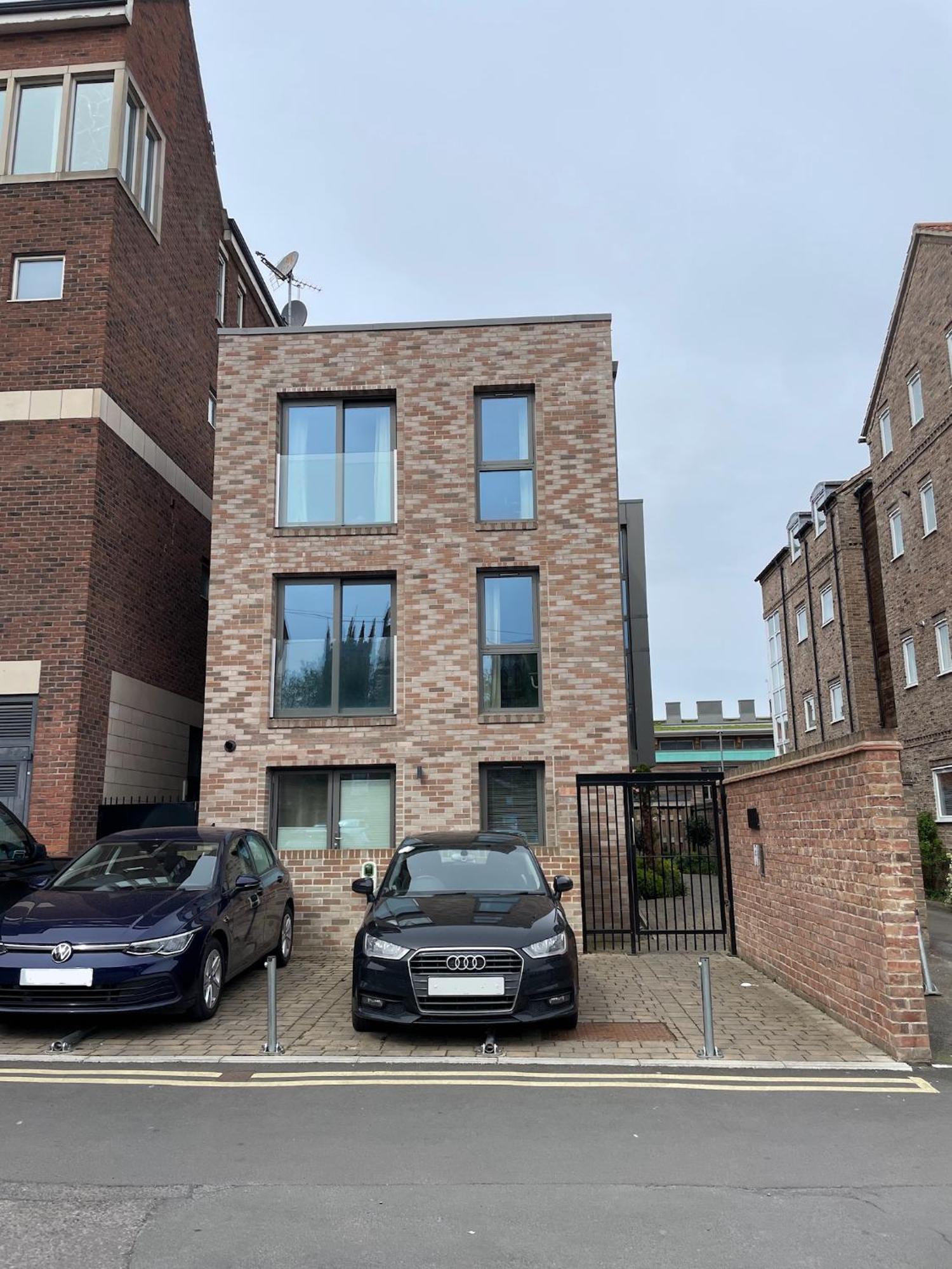 Central Modern Flat York Exteriör bild